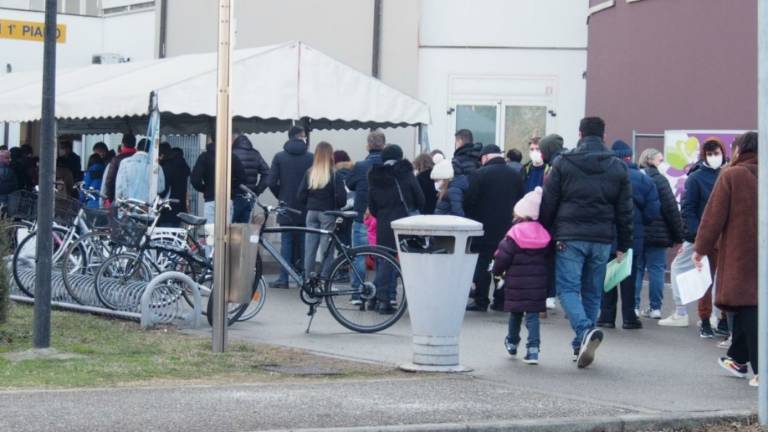 Covid Ravenna: all'Open day si sono vaccinati 717 giovani Covid Ravenna: all'Open day si sono vaccinati 717 giovani