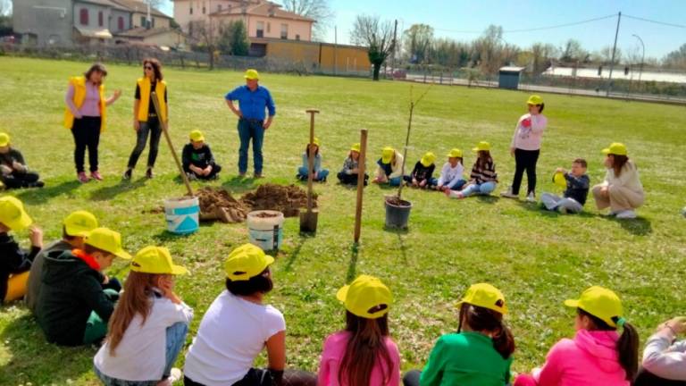 Forlì, i bambini della scuola Valli a lezione da Coldiretti sul valore dell'acqua Forlì, i bambini della scuola Valli a lezione da Coldiretti sul valore dell'acqua