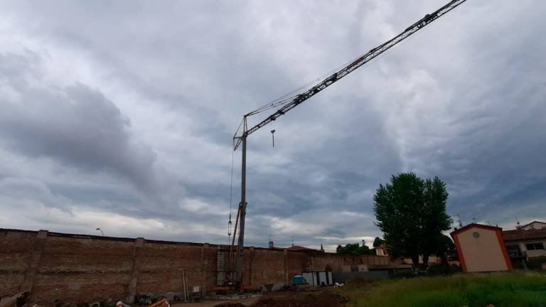 Forlì. Verso la conclusione i lavori di recupero dell’ex area dismessa di Santa Chiara Forlì. Verso la conclusione i lavori di recupero dell’ex area dismessa di Santa Chiara
