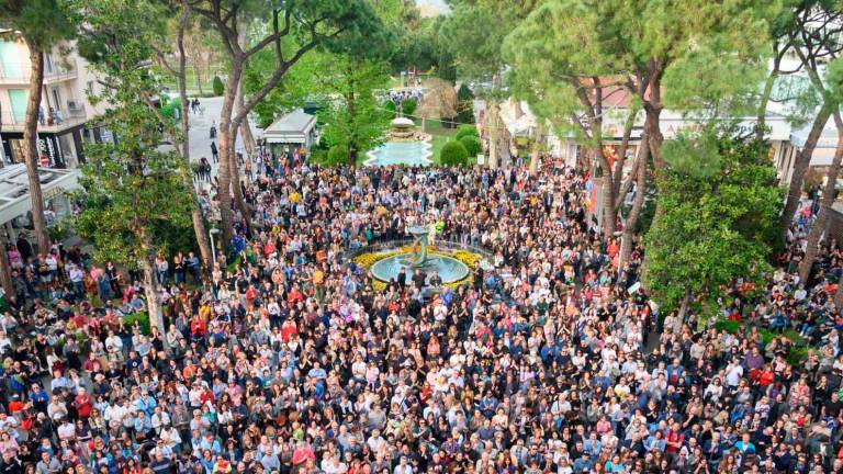 Piazzale Ceccarini e i Giardini di Montanari in occasione di un concerto Piazzale Ceccarini e i Giardini di Montanari in occasione di un concerto
