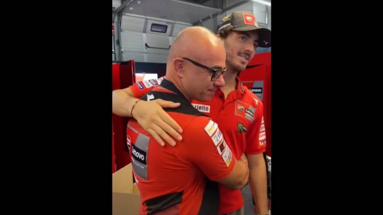 MotoGp a Misano, Bagnaia ha il via libera per correre: Grazie a tutti per l'affetto VIDEO GALLERY MotoGp a Misano, Bagnaia ha il via libera per correre: Grazie a tutti per l'affetto VIDEO GALLERY