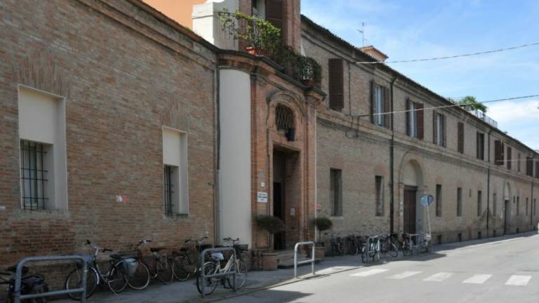 Forlì, non vaccinati e sospesi dalla Zangheri: protesta impossibile per il reintegro