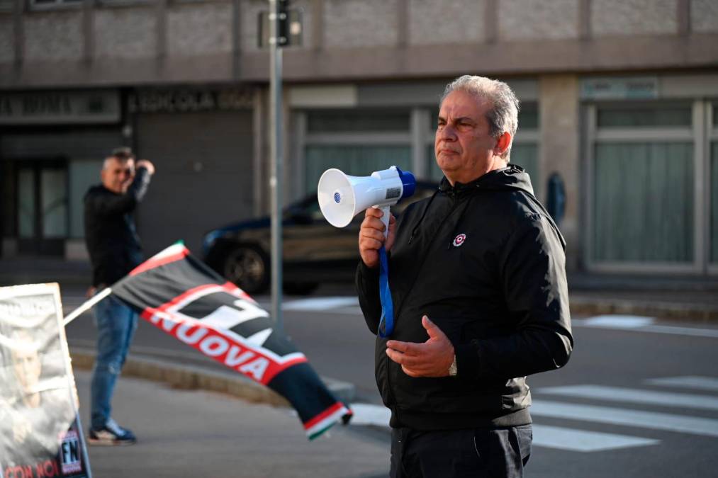 Forlì, scaramucce a distanza tra antifascisti e simpatizzanti di destra in Piazzale della Vittoria - Gallery