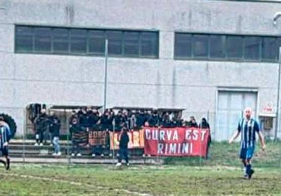 I tifosi della Curva Est Rimini presenti insieme ai cattolichini a San Carlo