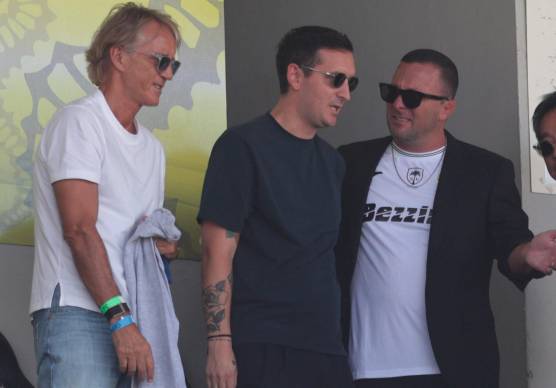 Il nuovo presidente Mike Melby al Manuzzi con il diesse Andrea Mancini, il Ct azzurro Roberto Mancini e l’investitore Tony Hsu (foto Gianmaria Zanotti)