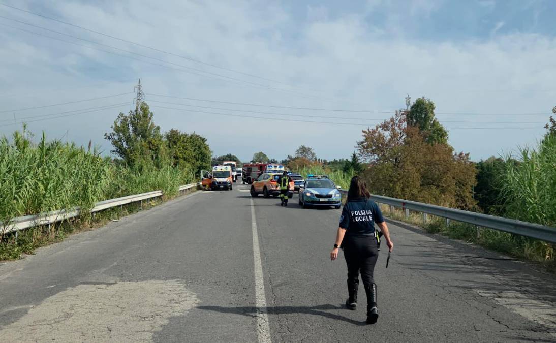 Rimini, fuggono all’alt della Polizia, speronano tre auto e feriscono più persone: due uomini arrestati - VIDEO GALLERY