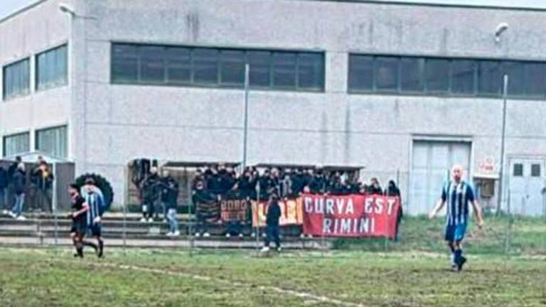 I tifosi della Curva Est Rimini presenti insieme ai cattolichini a San Carlo