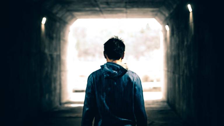 Faenza, aggressione all’uscita della scuola, arrivano i Carabinieri: minorenne denunciato