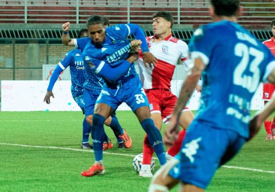 Nicholas Rizzo, difensore centrale di colore dell’Ascoli, uno dei due giocatori presi di mira da una ventina di spettatori del settore Distinti del Romeo Neri (foto Tommaso Morosetti)