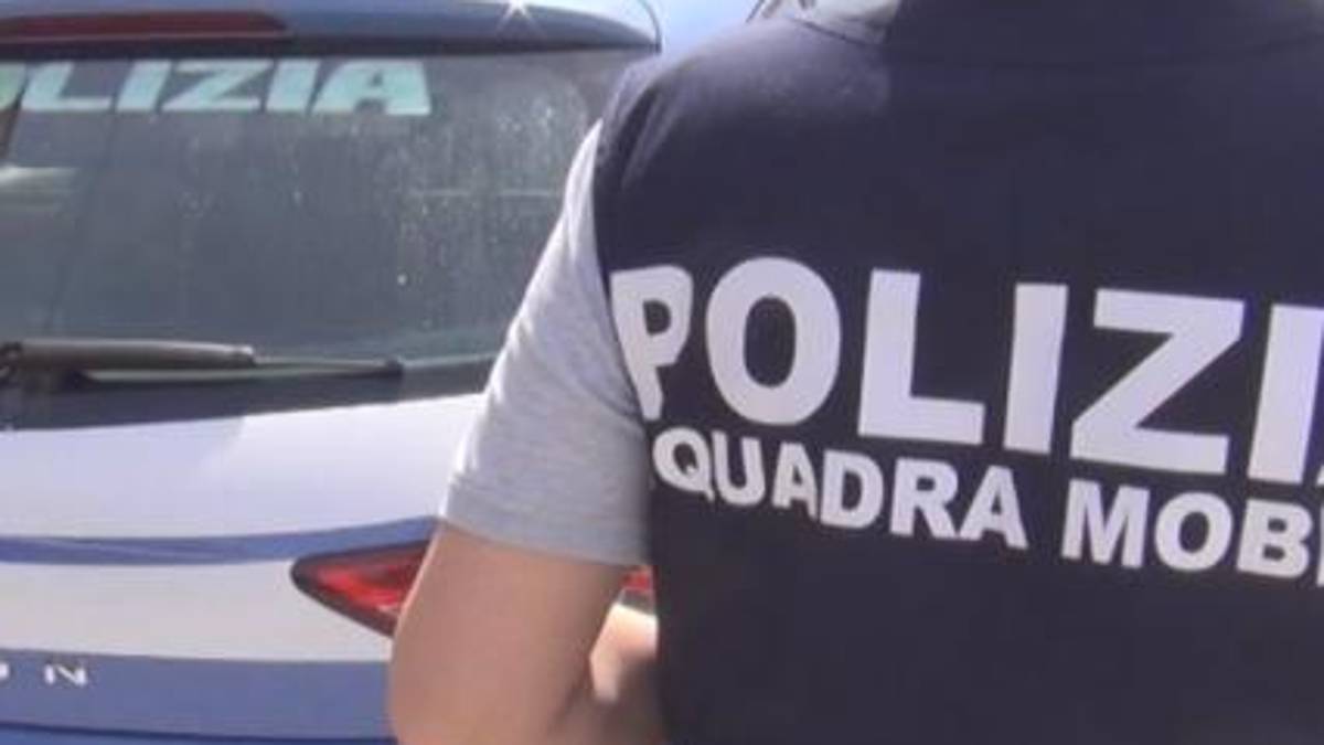 Cervia, prof accusato di molestie: il racconto delle studentesse