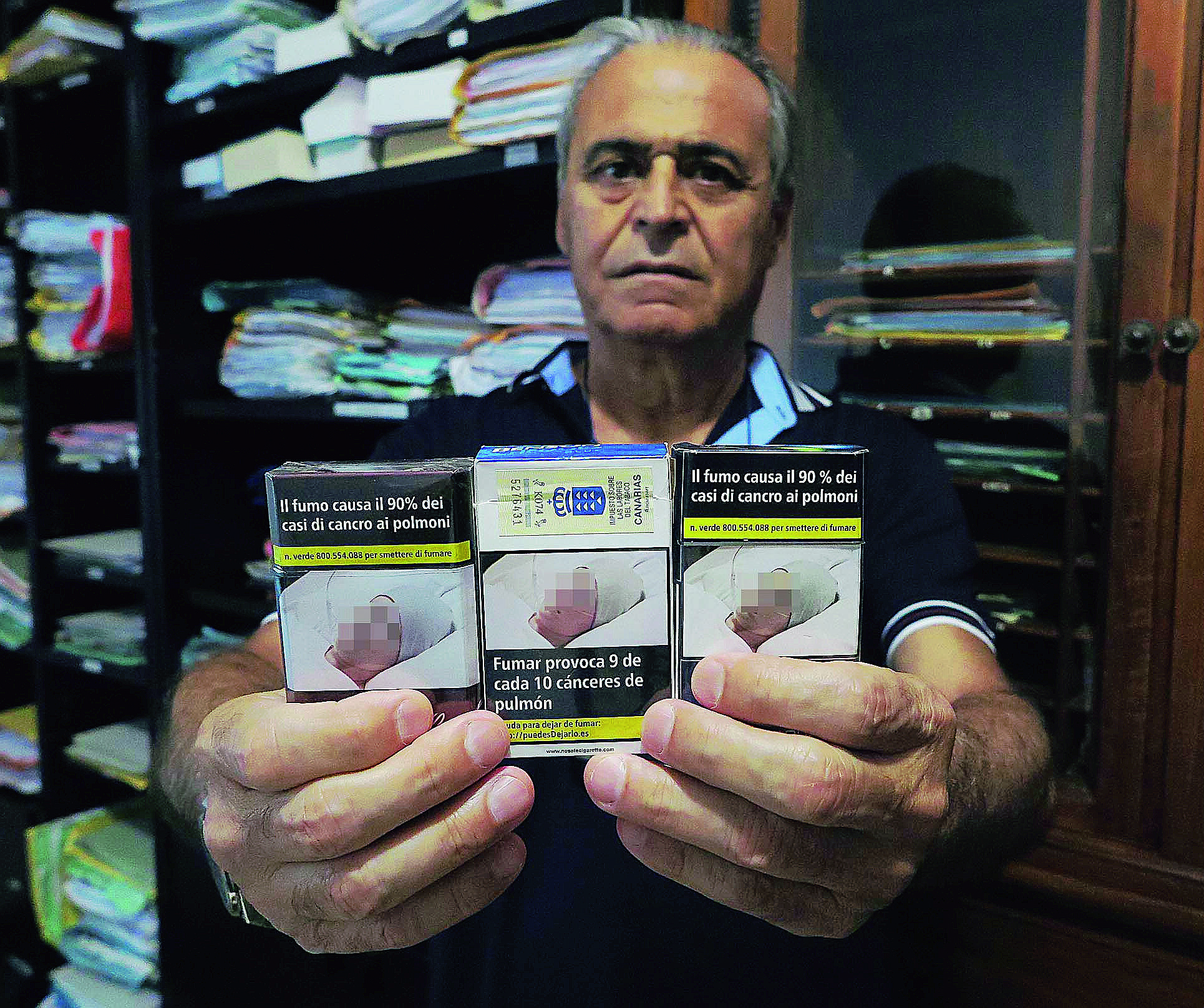 Rimini, vede foto della moglie malata sulle sigarette. Chiede 100 milioni