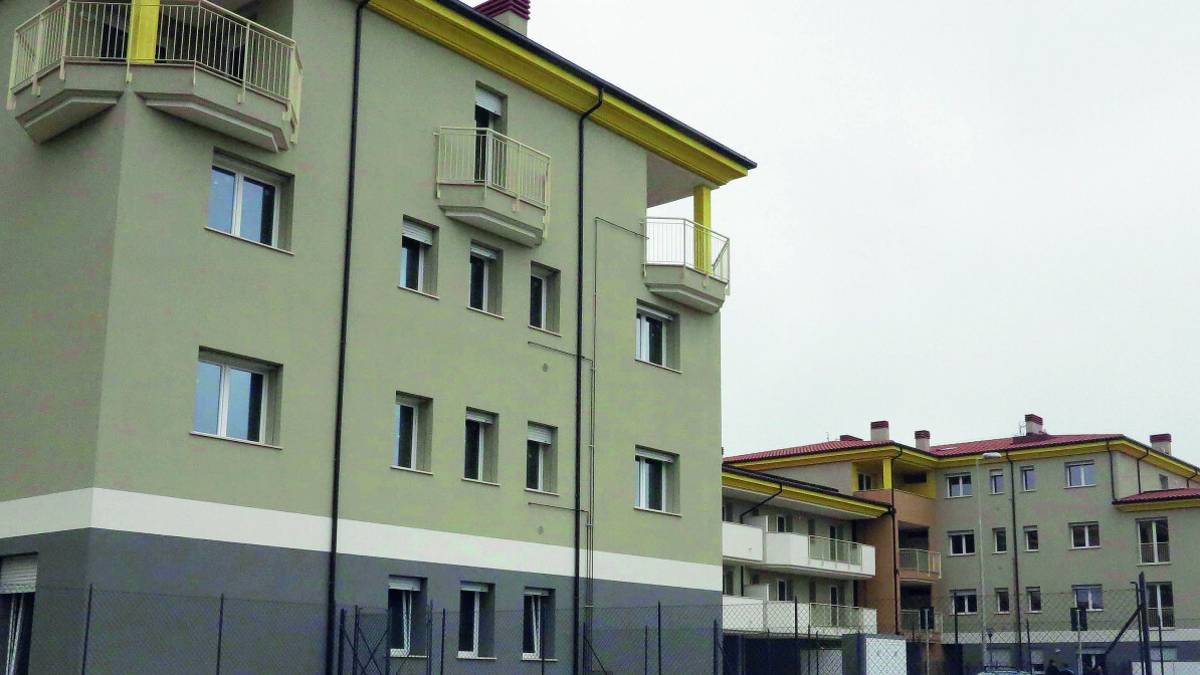 Rimini, anziana vive nella casa popolare ma con aria condizionata e Jacuzzi