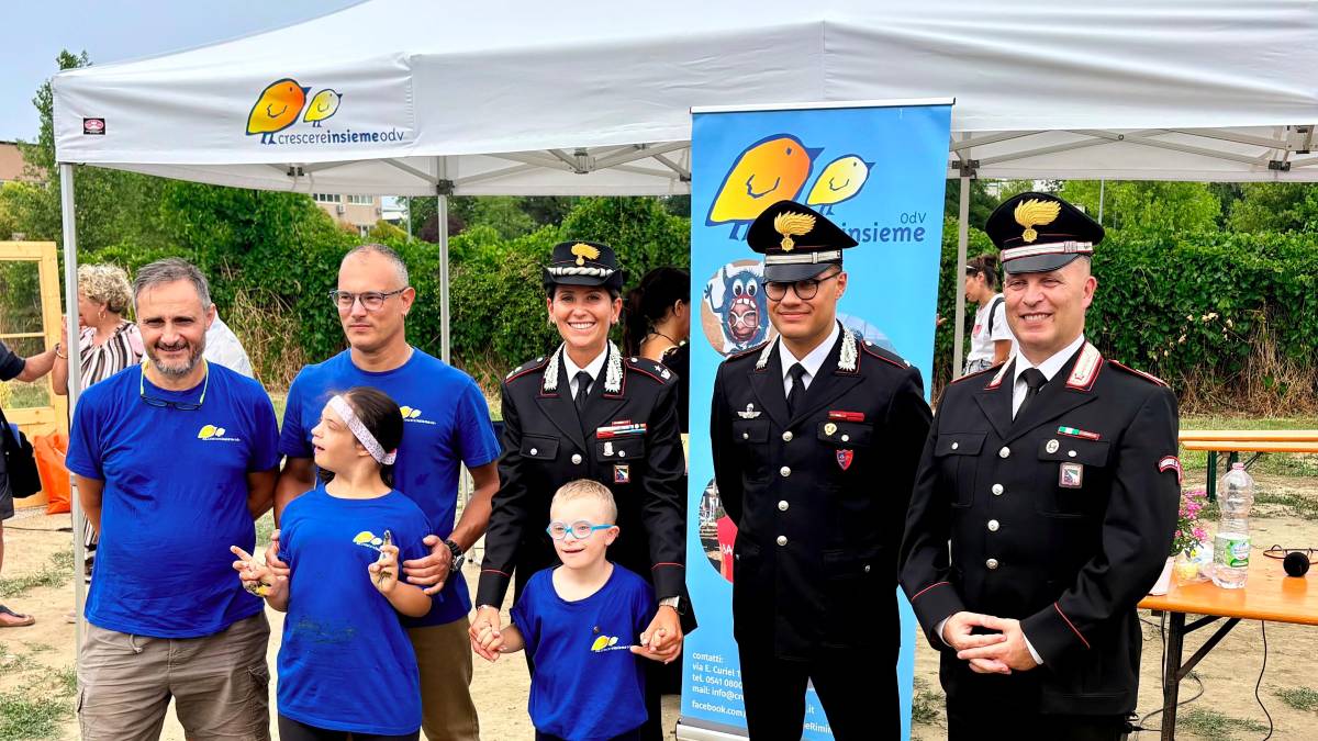 Rimini. Da ospiti in caserma a lavoratori: i Carabinieri “restituiscono la visita” ai ragazzi di Crescere Insieme