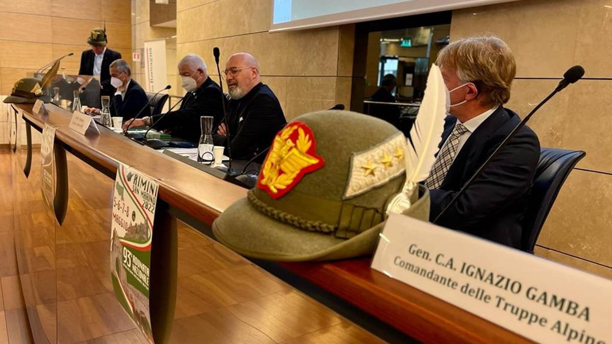 Alpini a Rimini, Bonaccini: Una festa e un momento di riflessione su una guerra terribile