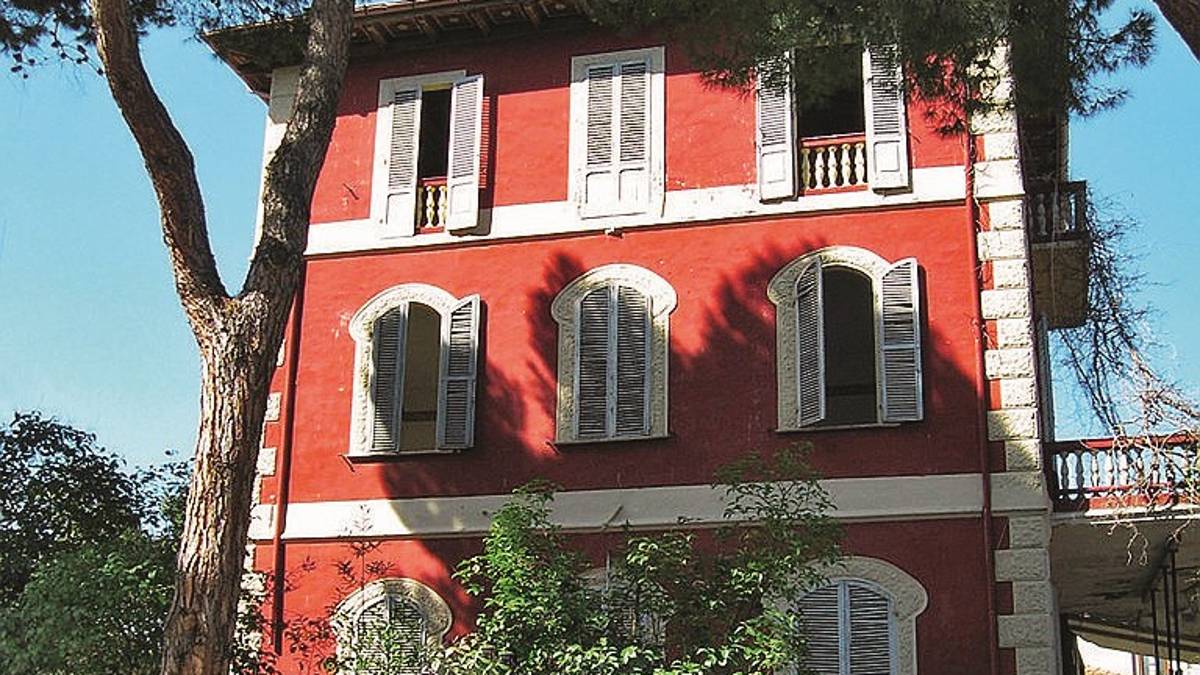 Riccione, dal Conte Rosso all'ex colonia. Il lusso finisce all'asta