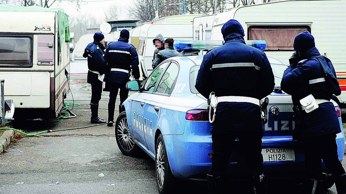 Rimini, Salvini al prefetto: controllare il campo nomadi