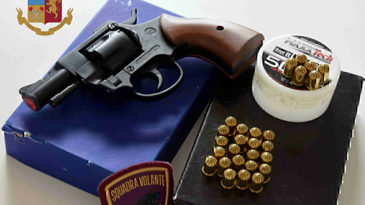 Spara un colpo in aria, paura in via Pascoli a Rimini