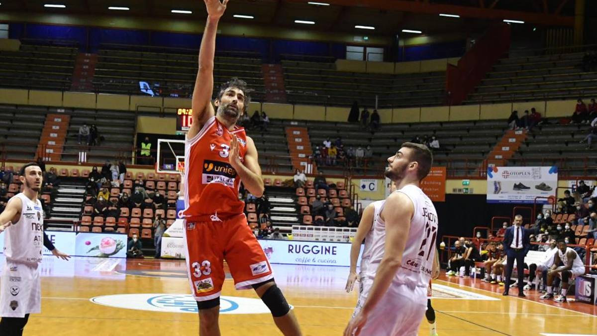 Basket A2, Bruttini è tornato il centro di gravità dell'Unieuro