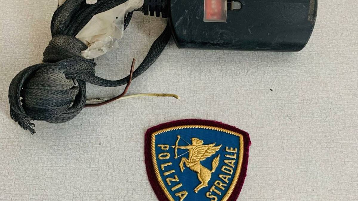 Rimini, manomettono carburante e cronotachigrafo: appiedati
