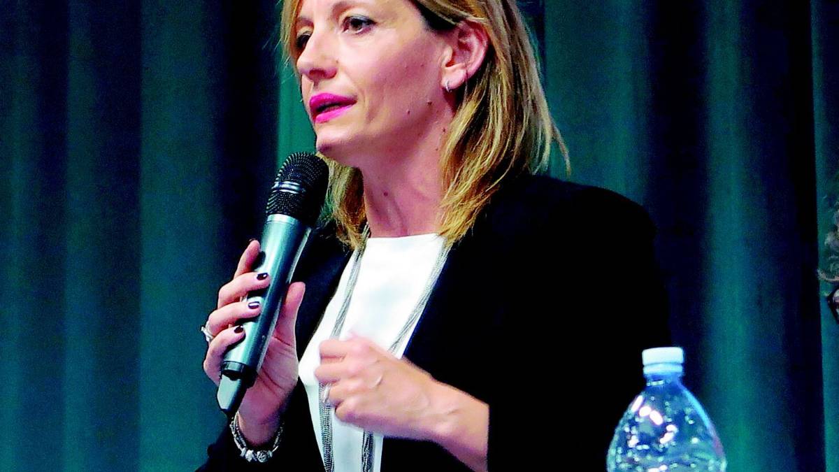 Sabrina Vescovi attacca a vuoto e si fa male da sola