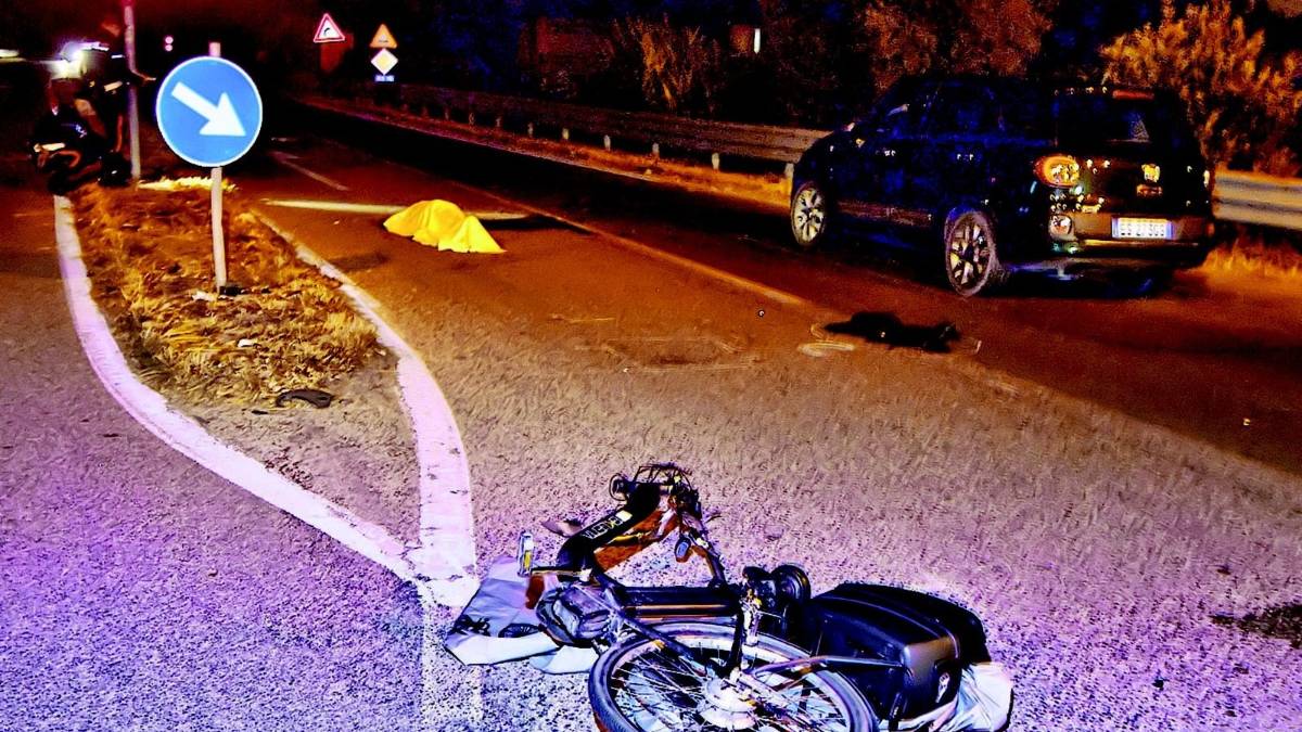 Muore sulla bici elettrica all'incrocio