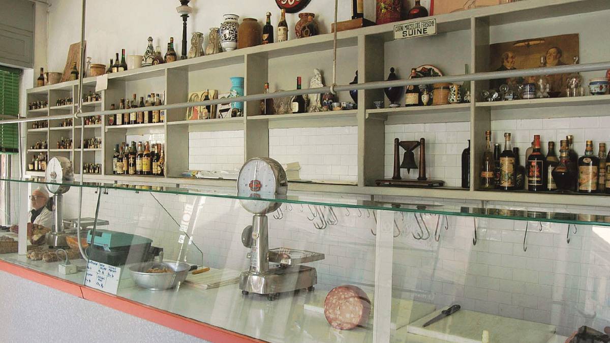 Chiude la storica Salsamenteria Tomba