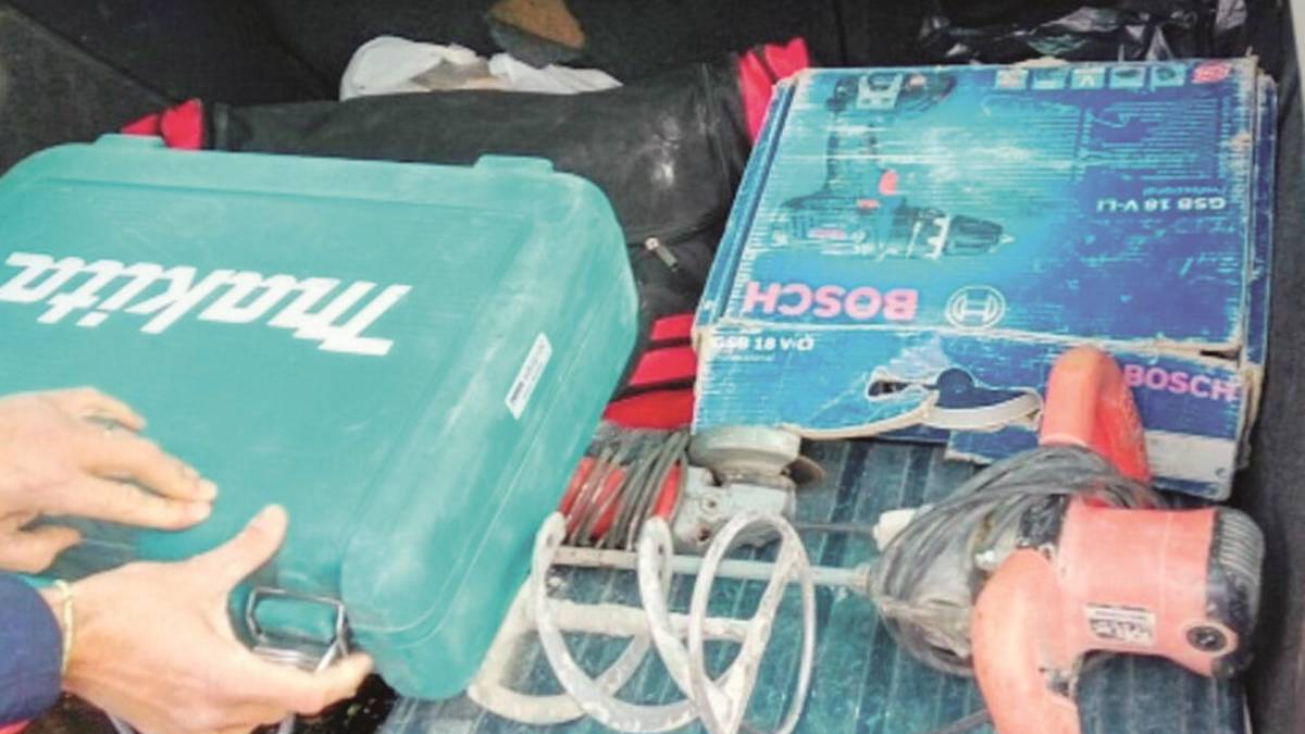 Attrezzatura edile rubata a Forlì. Recuperata in un'auto diretta al sud