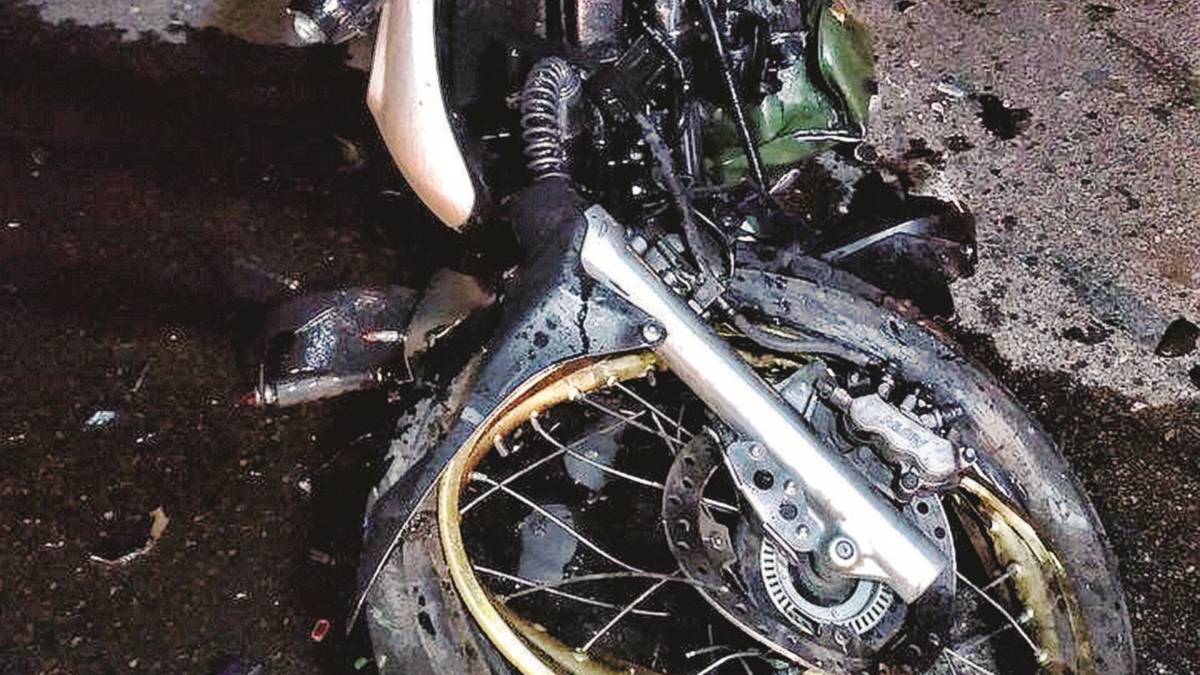 Schianto fra moto, in tre perdono la vita