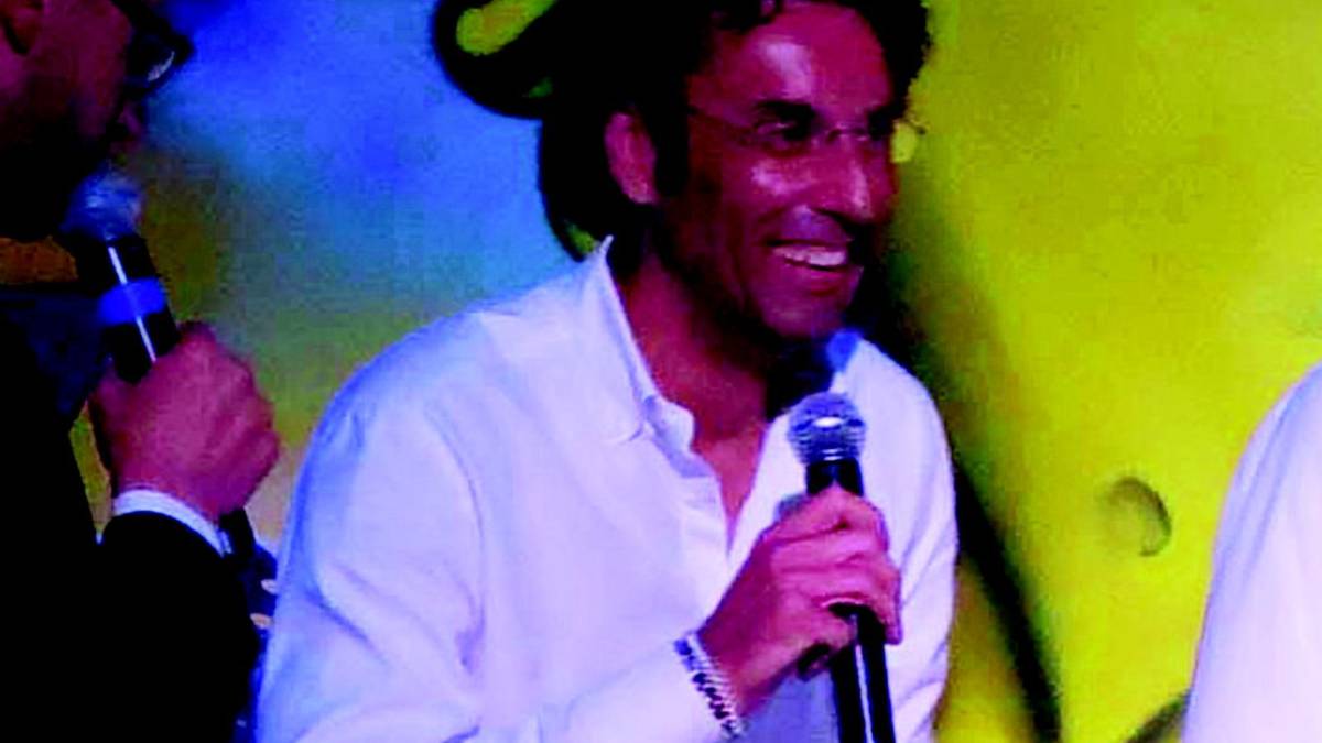 Carlo Conti: rimedia a tutto col sorriso