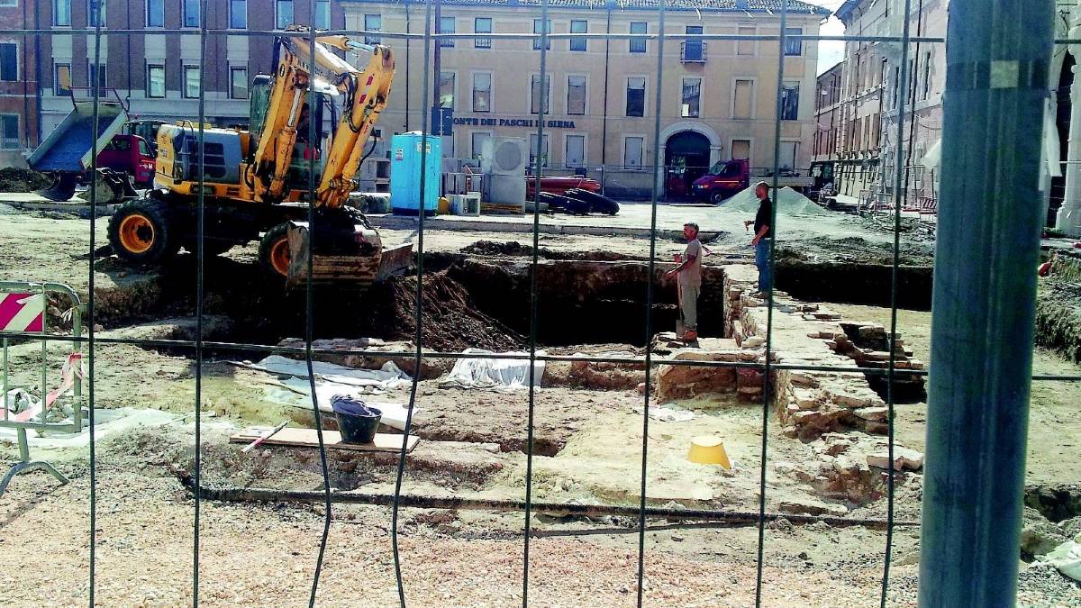 Piazza Kennedy, spuntano resti del 1600