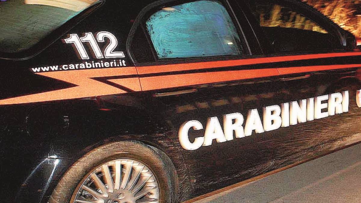 Spaccio e tentata rapina, arrestato 17enne