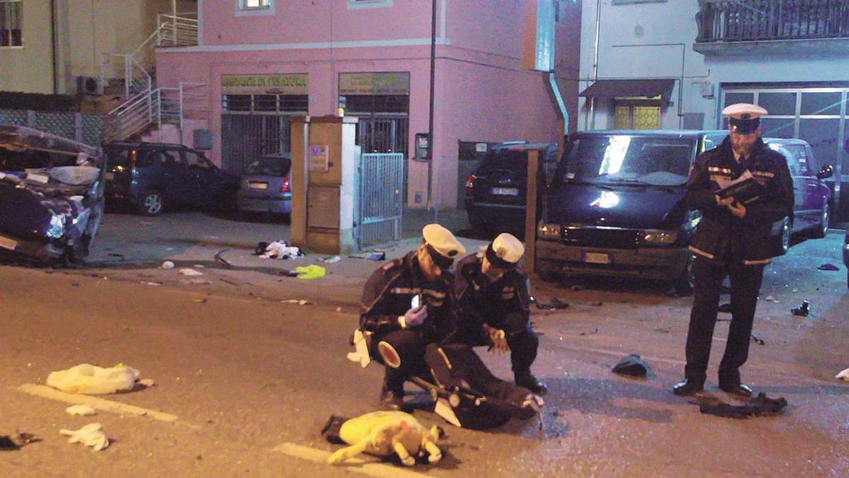 Moglie e figlio morti nello schianto. Il padre condannato a 7 anni