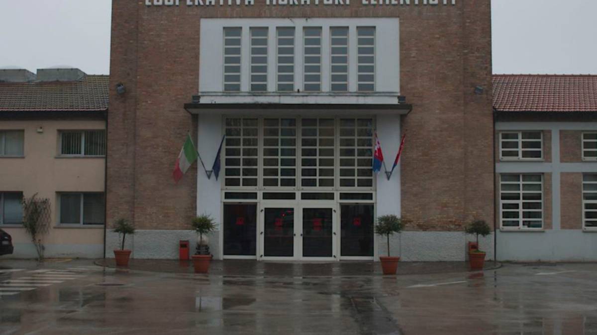 Due dipendenti della Cmc di Ravenna, di cui uno cesenate, trattenuti in carcere in Kuwait