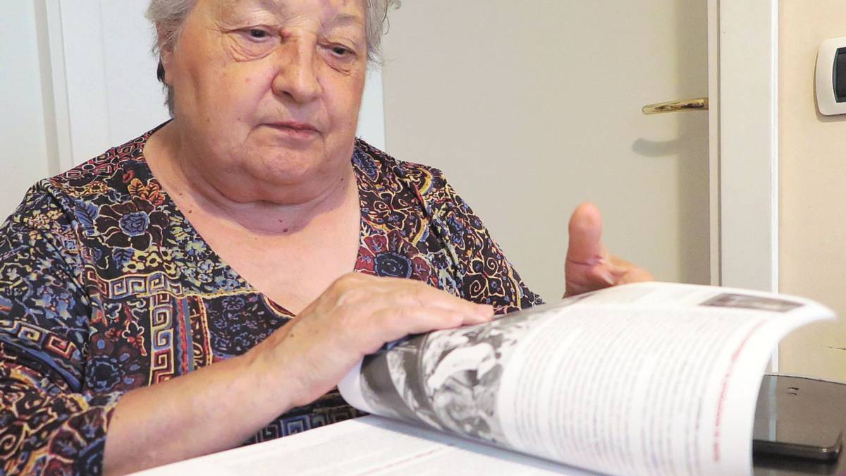 A 76 anni oggi Angela prende il diploma