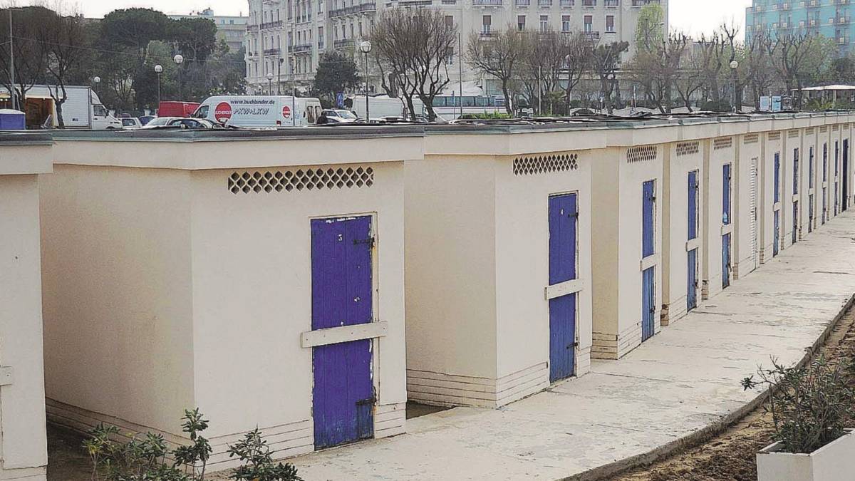 Cabine in spiaggia, strada aperta per l'Imu