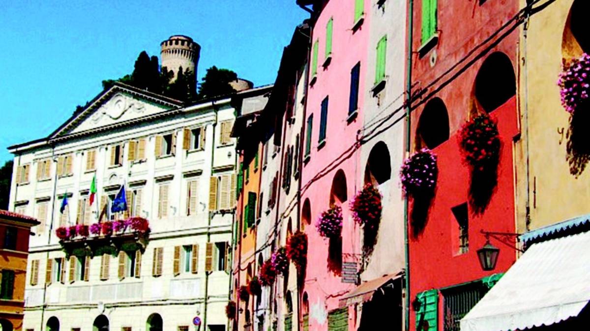Si elegge Il borgo dei borghi: Brisighella da votare sul Kilimangiaro di Rai 3