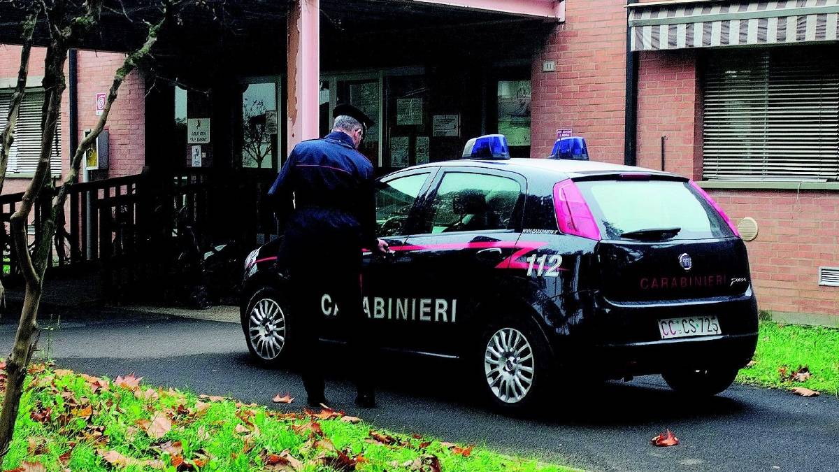 Cade dal seggiolone, bimbo all'ospedale