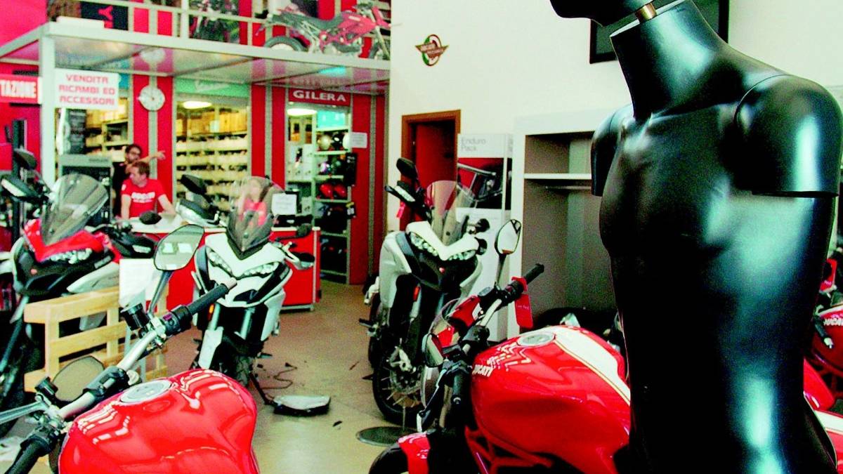 Razzia alla concessionaria Moto Europa