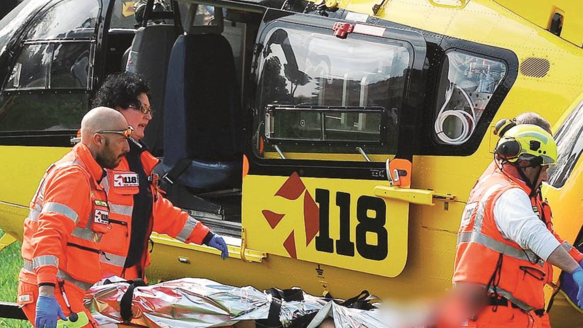 Si sfila la sella: uomo di 40 anni cade da cavallo