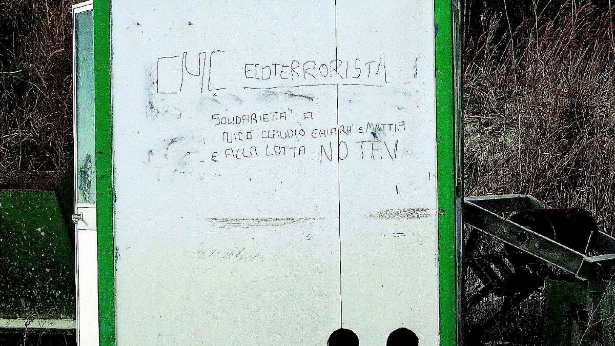 Attentato incendiario contro la Cbr, quattro riminesi accusati di atti terroristici