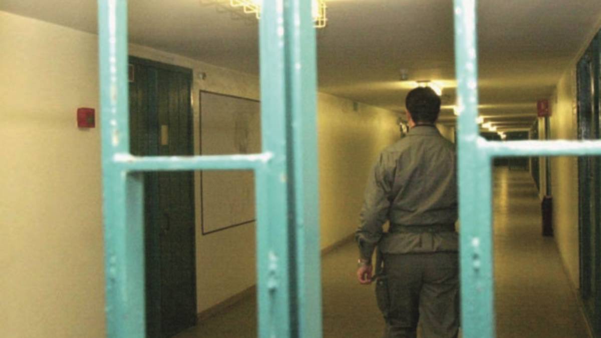 Trans tenta il suicidio per protesta. «Detenuta in un buco e isolata da tutti»