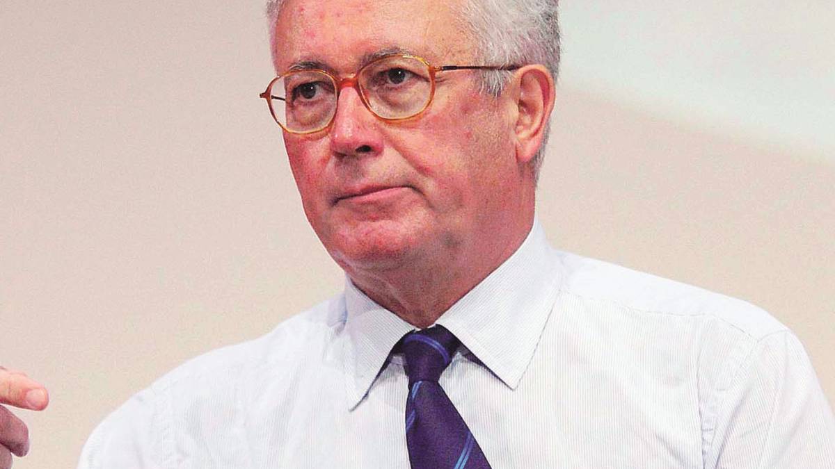 Tremonti: «Trasparenza? Troppe furbate, la reputazione ormai è stata danneggiata»
