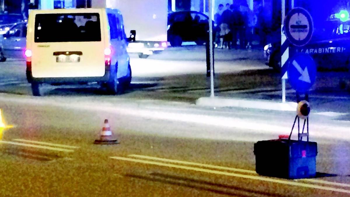 Pullman bloccati, la droga vola dai finestrini