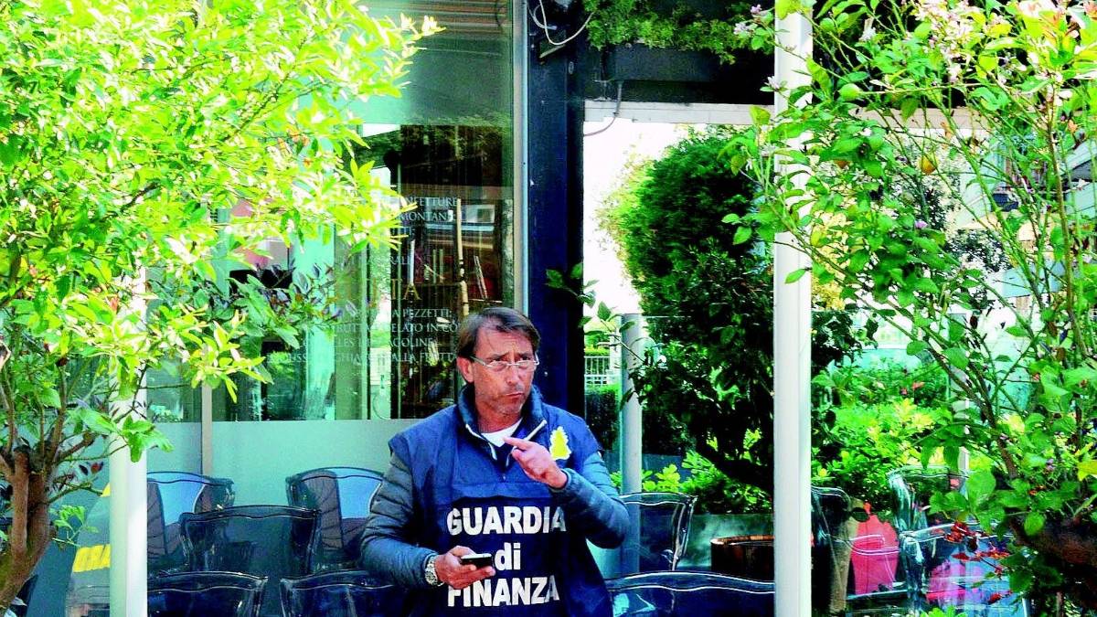 Confiscato il Caffè delle Rose