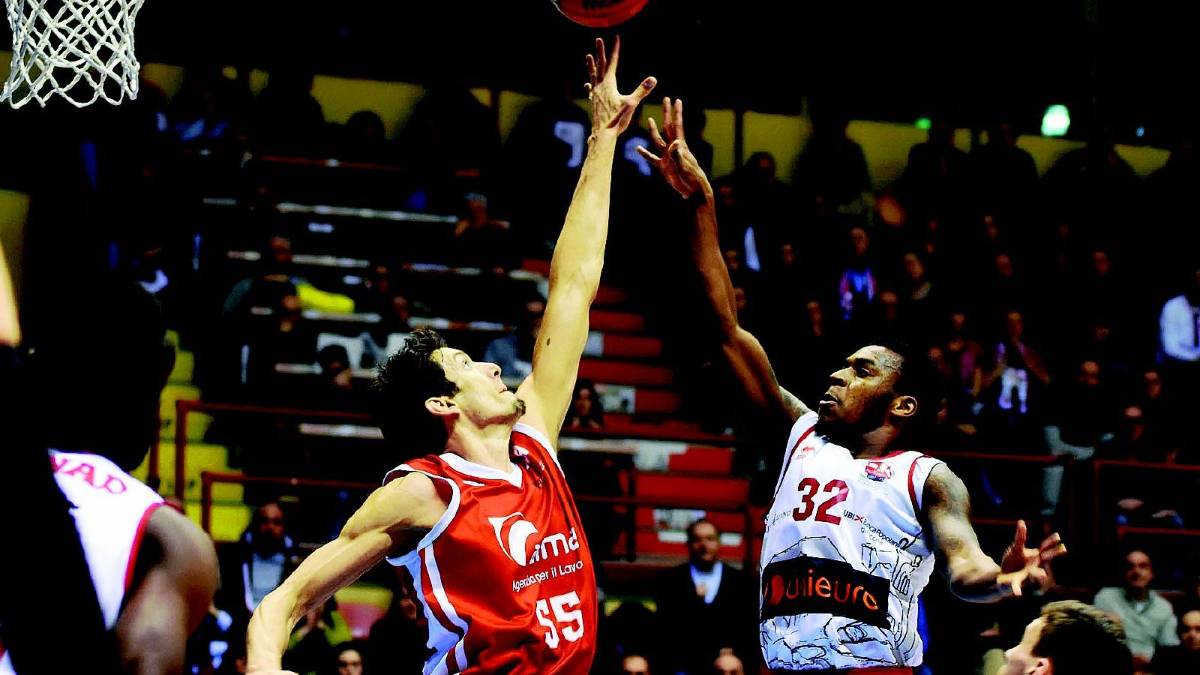 La Segafredo ferma la serie d'oro dell'Unieuro