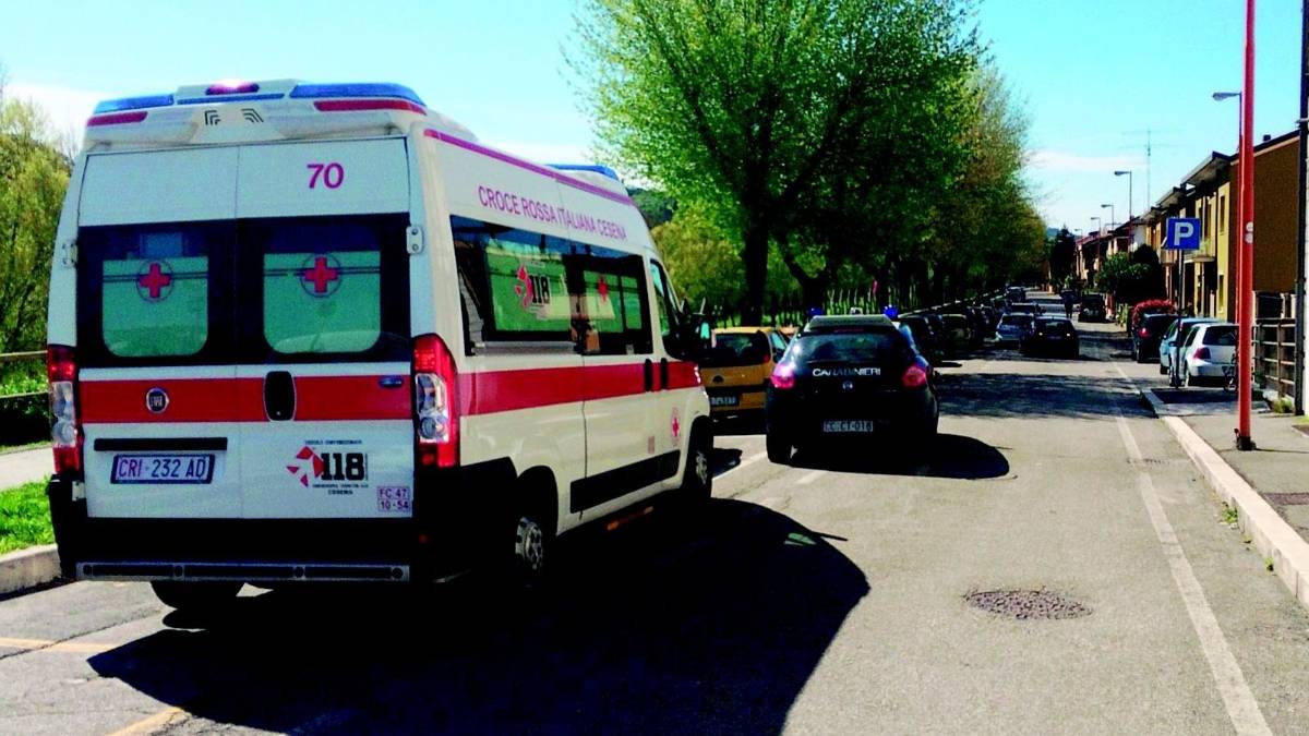Impantanato nel fiume: salvato dai carabinieri
