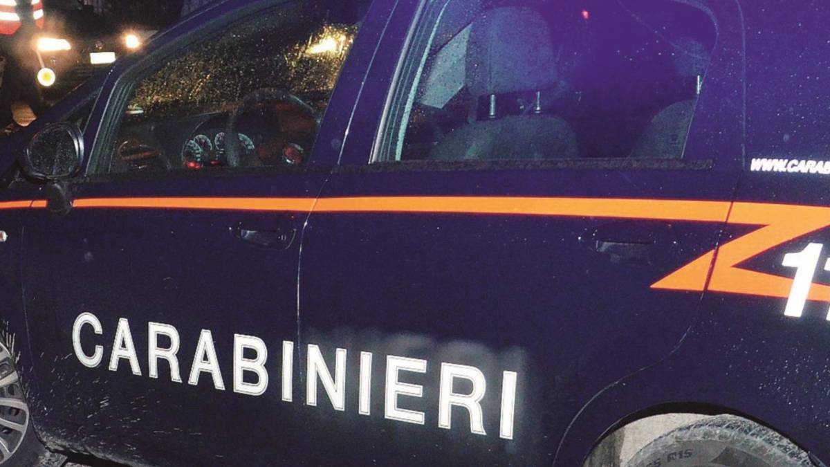 Il papà lo sgrida e lui lo denuncia
