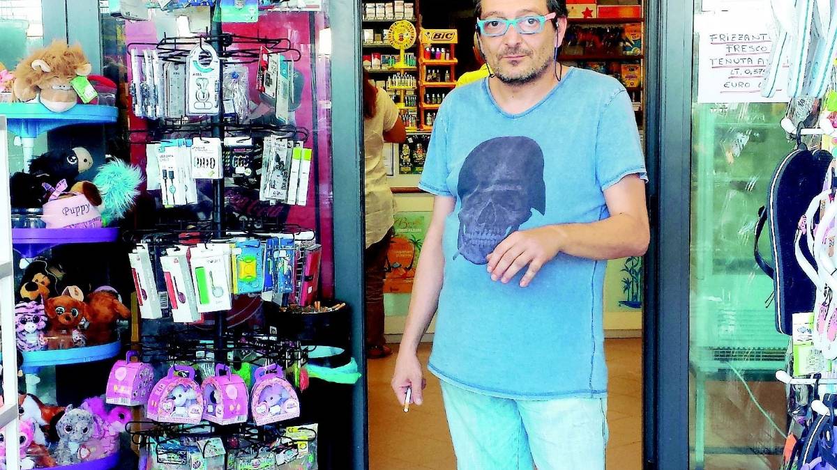 Tabaccaio picchiato: preso il secondo uomo