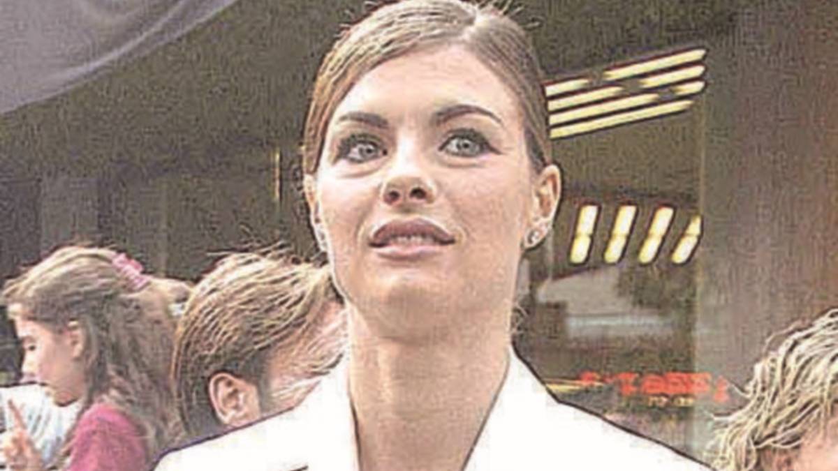 Martina sfila in tribunale per il babbo