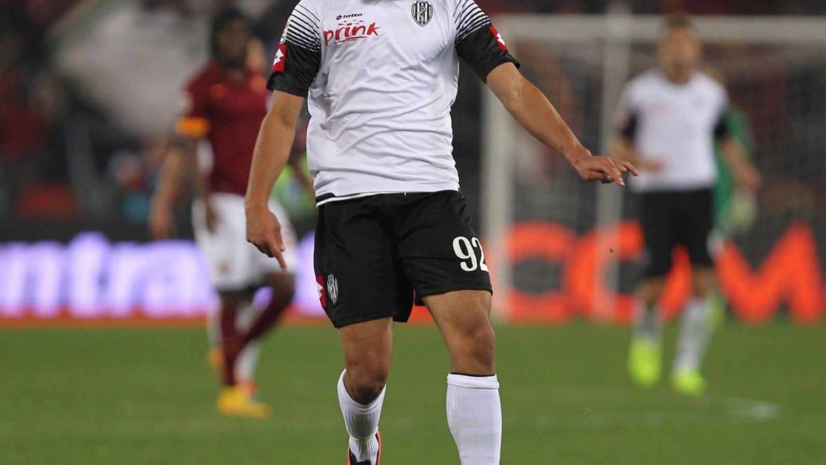 Suicidio Cesena: il Verona in dieci pareggia
